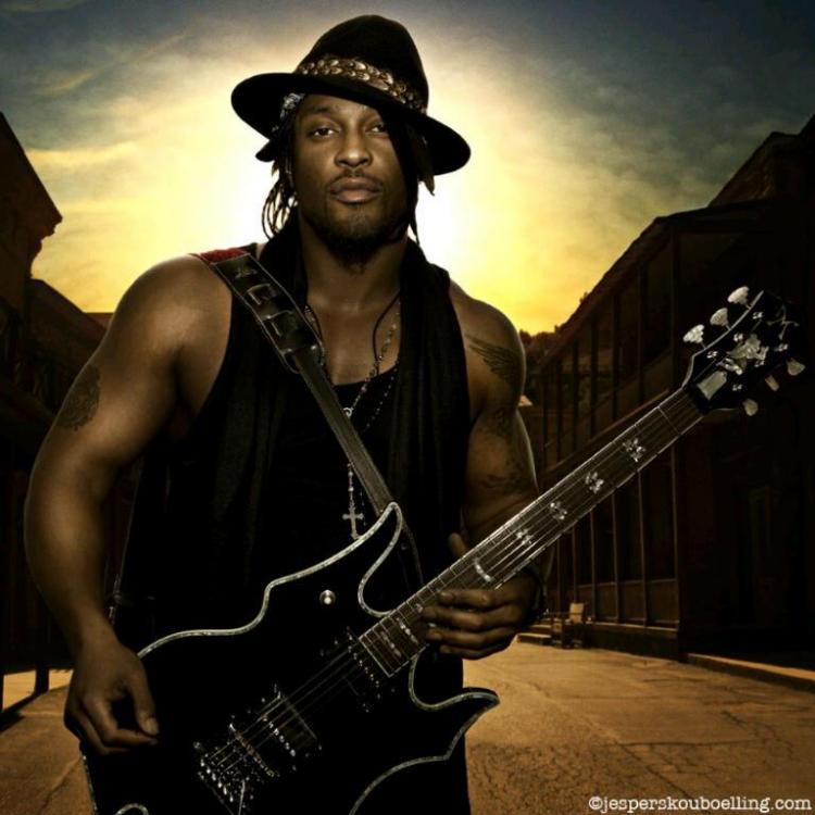 Grammy-Award Winning Singer D'Angelo Joins Ne-Yo To Headline 2013 Soul