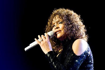 Whitney Houston Gives An Awe-inspiring Performance Of 'I Look To You' At The 2011 Bet Celebration Of Gospel