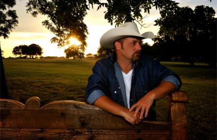 Chris Cagle Introduces Cowgirl Anthem - 'Let There Be Cowgirls'
