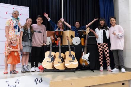 Multi-platinum Selling Group Kidz Bop Surprise Toronto School With Musicounts Band Aid Program Instrument Grant