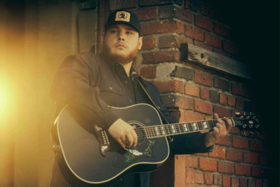 Luke Combs' 'Beautiful Crazy' Remains No 1 On Billboard's Country Airplay Chart For 7th Consecutive Week!