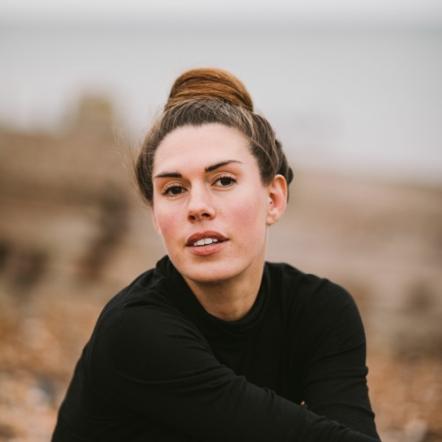 Powerful And Emotional Vocals Laura Mitchell Releases Beautiful New Track 'Killing Time'