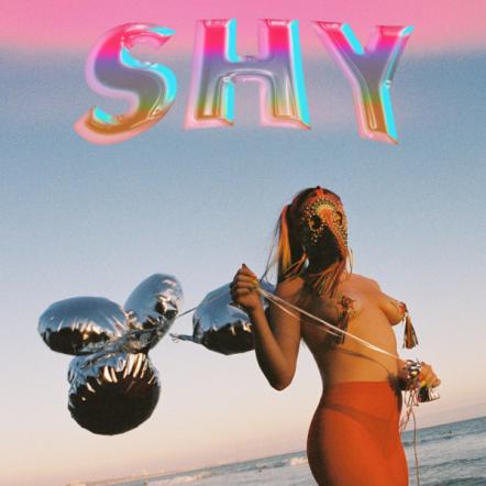 Molly Moore Releases New Single 'Shy'