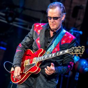 Blues-Rock Superstar Joe Bonamassa Expresses The Pain Of Love Gone Wrong On Brilliant Live Rendition Of "Known Unknowns"