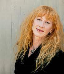 Loreena Mckennitt Back To Her Early Roots This Summer - Announces Rare Appearances At Ontario Folk Festivals