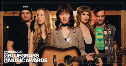 Molly Tuttle & Golden Highway Nominated For 7 IBMA Bluegrass Music Awards!