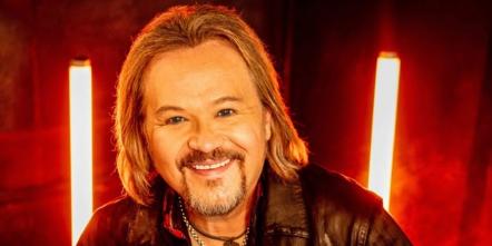 Travis Tritt Releases First-Ever Gospel Project 'Country Chapel,' Inspired By His Childhood Roots