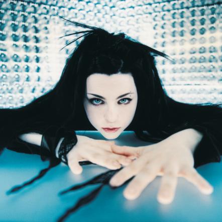 Evanescence Releases 20th Anniversary Deluxe Edition Of Debut Album Fallen - Out Now!