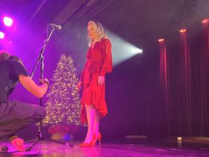 Sarah Reeves Making Feature Film Debut In 'A Christmas Heart'