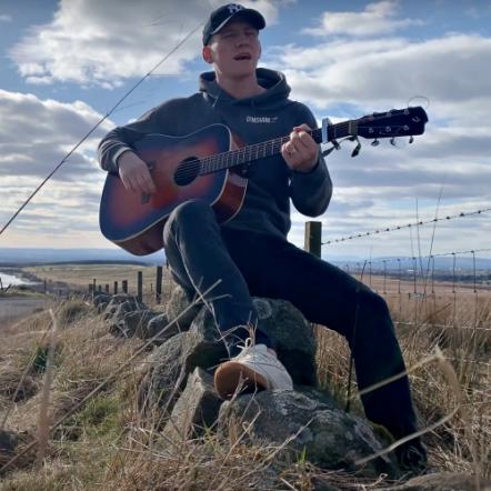 Nathan Evans Shares New Video For 'Heather On The Hill'