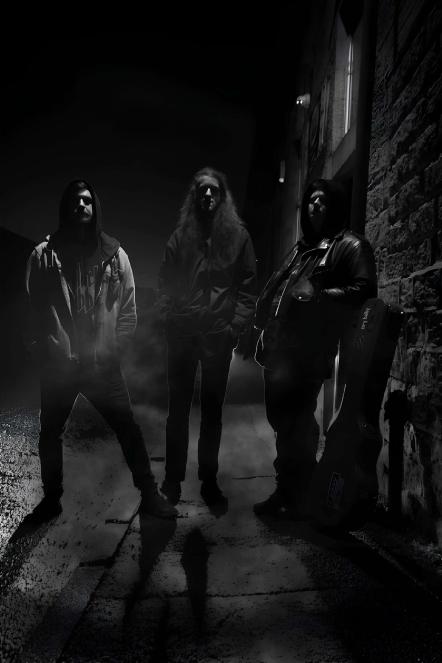 Heavy Alt-Rock Band Dead Connections Release Impactful New Single 'Obsolete'