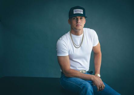 Parker McCollum Scores His Fourth Consecutive No 1 With "Burn It Down"