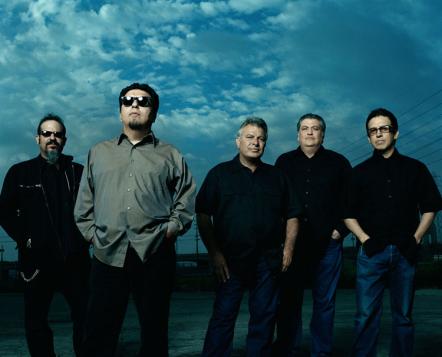 Los Lobos Celebrate Their 40th Anniversary With The Release Of "Disconnected In New York City"