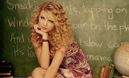Taylor Swift To Perform At 2011 CMA Music Festival