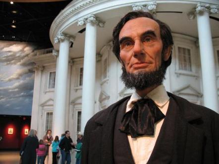 Tommy Lee Jones Among Those Joining Steven Spielberg's Film About Abraham Lincoln