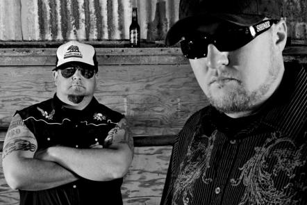 Moonshine Bandits Launch Their Own Brand Of Whiskey River Beef Jerky