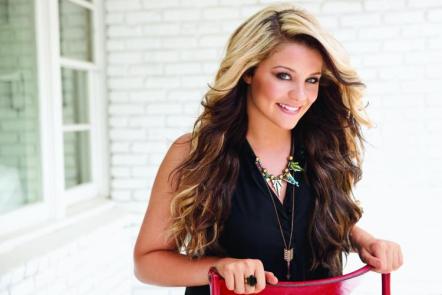 Lauren Alaina Signs Worldwide Publishing Agreement With Warner/Chappell Music