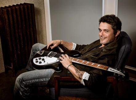 Alejandro Sanz Unstoppable In The US And Puerto Rico FORTY FOUR Weeks In the TOP 10 Of Sales With His Album "La Musica No Se Toca"