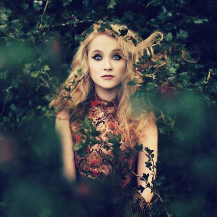 Janet Devlin Unveils Her First Music Video; X Factor Star Unveils The Video For Her Debut Single 'Wonderful'