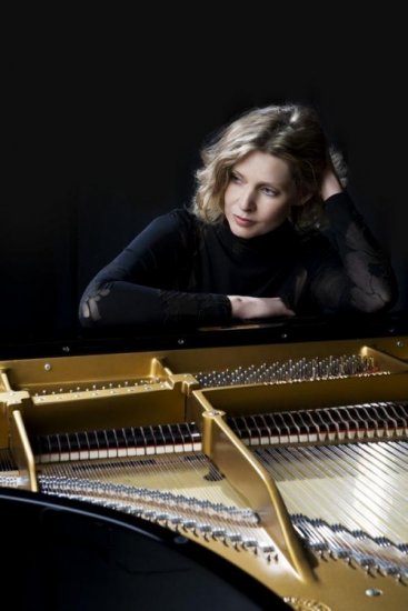 Celtic/New Age Pianist, Composer And Singer Fiona Joy Hawkins Celebrates The Release Of Her Most Epic And Significant Album '600 Years In A Moment'