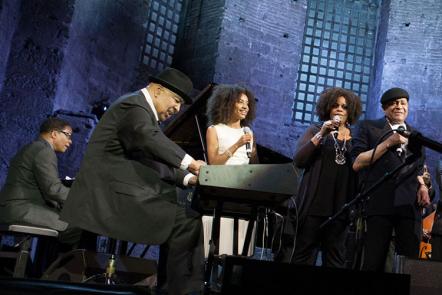 Artists From Across The Globe Grace The Stage In Istanbul For International Jazz Day 2013