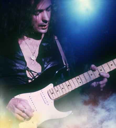 Revered Rock Riff Turns 40; Fender Custom Shop Recreates Guitar To Commemorate "Smoke On The Water" Anniversary