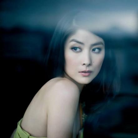 Vocalist Kelly Che Premieres Debut Jazz Album 'Collage'