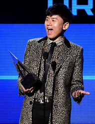 Top Chinese Musician, Zhang Jie, Presented With International Artist Award At 2014 American Music Awards