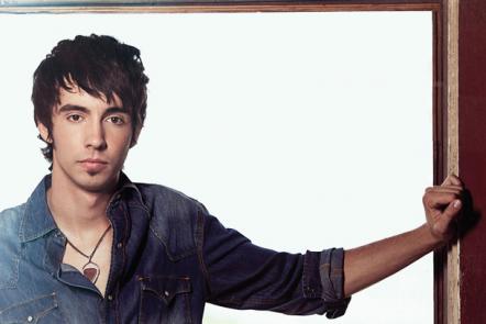 Curb Records' Mo Pitney Set To Launch "Country"-Wide
