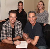 Reviver Records Inks Country Newcomer Lucas Hoge