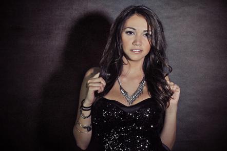 Sarah Ross Added To Sirius XM & CMT New Artist Discovery Campaign