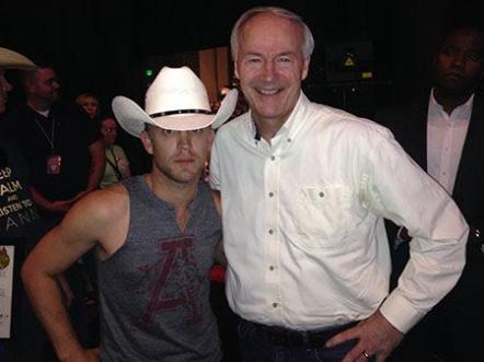 Country Superstar Justin Moore Honored By Hometown With 2015 Arkansas Traveler Award
