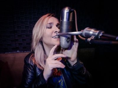 Melissa Etheridge Debuts At #1 On Billboard Blues Chart For 'MEmphis Rock And Soul'