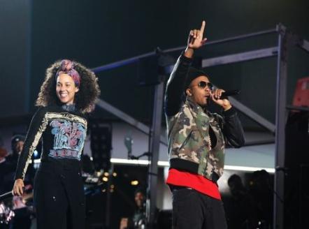 Alicia Keys And Friends Shut Down Times Square In Epic Surprise Hometown Concert