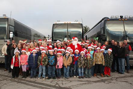 Ronnie McDowell Spreads Holiday Cheer To Children In His Hometown Of Portland, TN