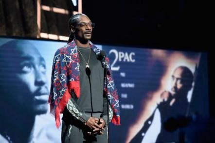 Snoop Dogg's 2Pac Speech At 2017 Rock And Roll Hall Of Fame Induction Ceremony