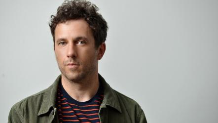 Will Hoge Premieres "Breezy, Nostalgic""17" With The Boot