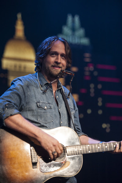 Texan Hayes Carll To Donate All Proceeds From Bowery Ballroom Show On 9/16 To Houston Musicians Via MusiCares