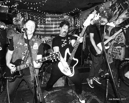 NYC Punk Rock Outfit The Tracys New Album 'Humdinger'