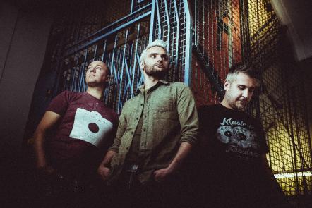 Templeton Pek Stream 'Watching The World Come Undone' & Announce UK Tour With Sonic Boom Six