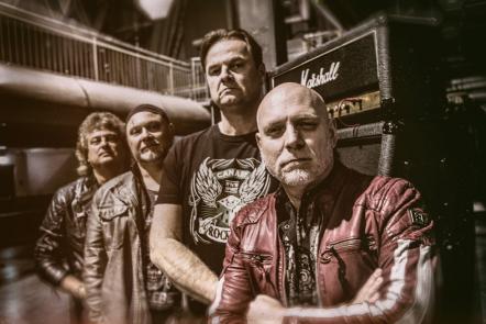 Eternal Flame Ft. Mark Boals, Göran Edman Sign With ROAR Rock Of Angels Records, New Album 'Smoke On The Mountain' In May