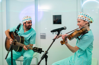 Sharon Corr And Alex Ubago Celebrated Institut Marques' Ig Nobel Prize By Singing To The Embryos