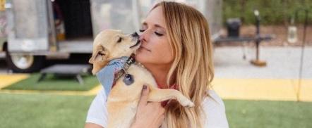 Miranda Lambert's Muttnation Showers Country Music Fans With Puppy Love At Adoption Drive