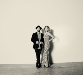 Sugarland To Debut Trailer For 'Babe' Featuring Taylor Swift During CMT Music Awards Tonight