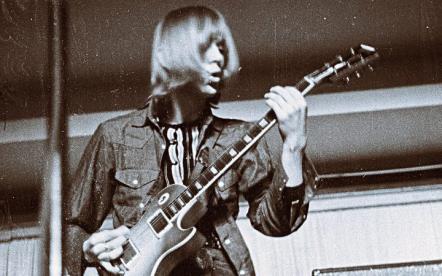 Former Fleetwood Mac Guitarist Danny Kirwan Dies At Age 68