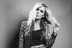 Elise Davis Announces Fall 2018 Tour Dates With Ray LaMontagne, Susto And Lissie