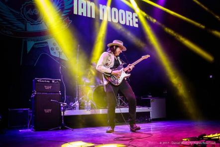 Ian Moore Announces "Toronto," Released On Last Chance Records