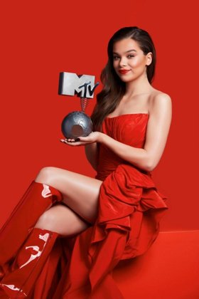 Hailee Steinfeld To Host The 2018 MTV EMAs
