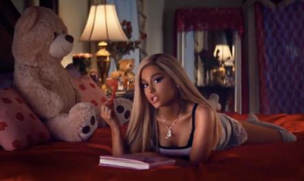 Ariana Grande In Lead For UK No 1 Single With "Thank U, Next"