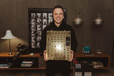 Markus Schulz Wins Third America's Best DJ Title